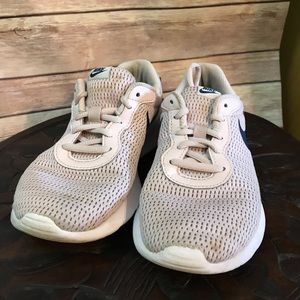 Blush pink nike tennis shoes